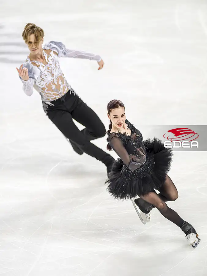 Ice Gallery Skates U.S.